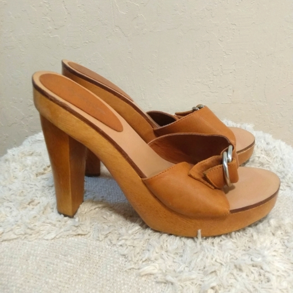 Vintage Bebe heels size 7.5
